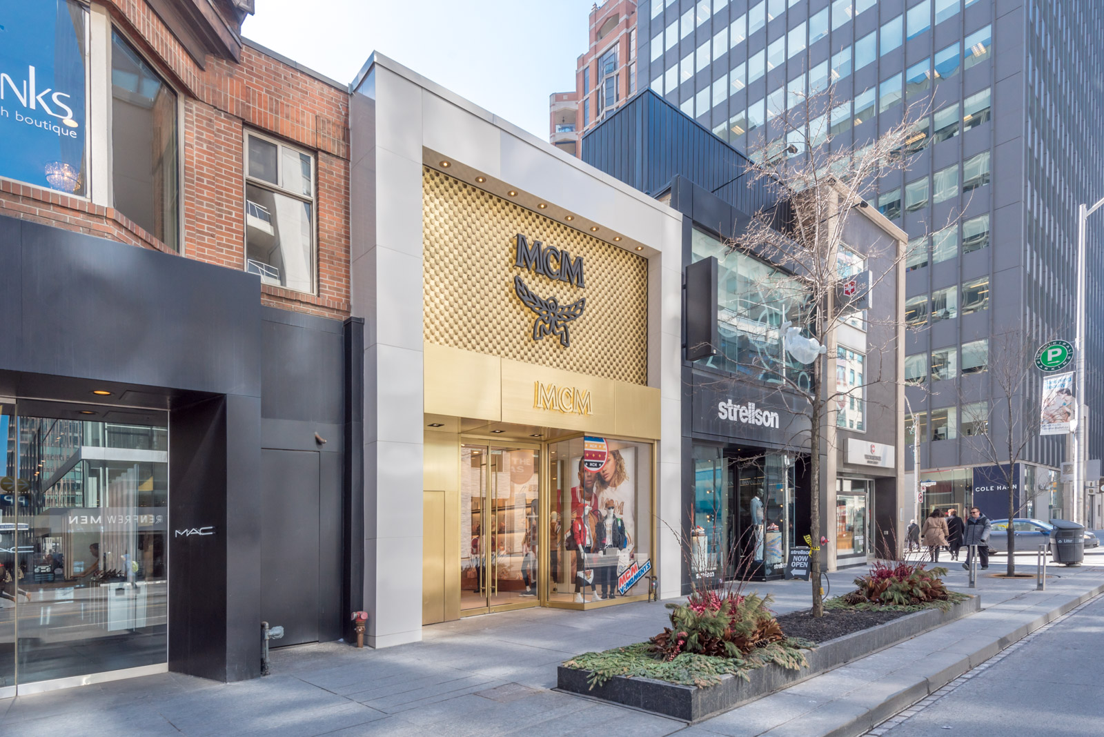 Mapstr - Shopping Louis Vuitton Toronto Bloor Street - Luxury Shopping